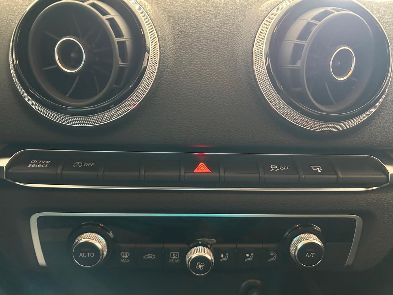 Audi A3 Sportback 1.6 TDI 110cv ADMIRED S-TRONIC E6