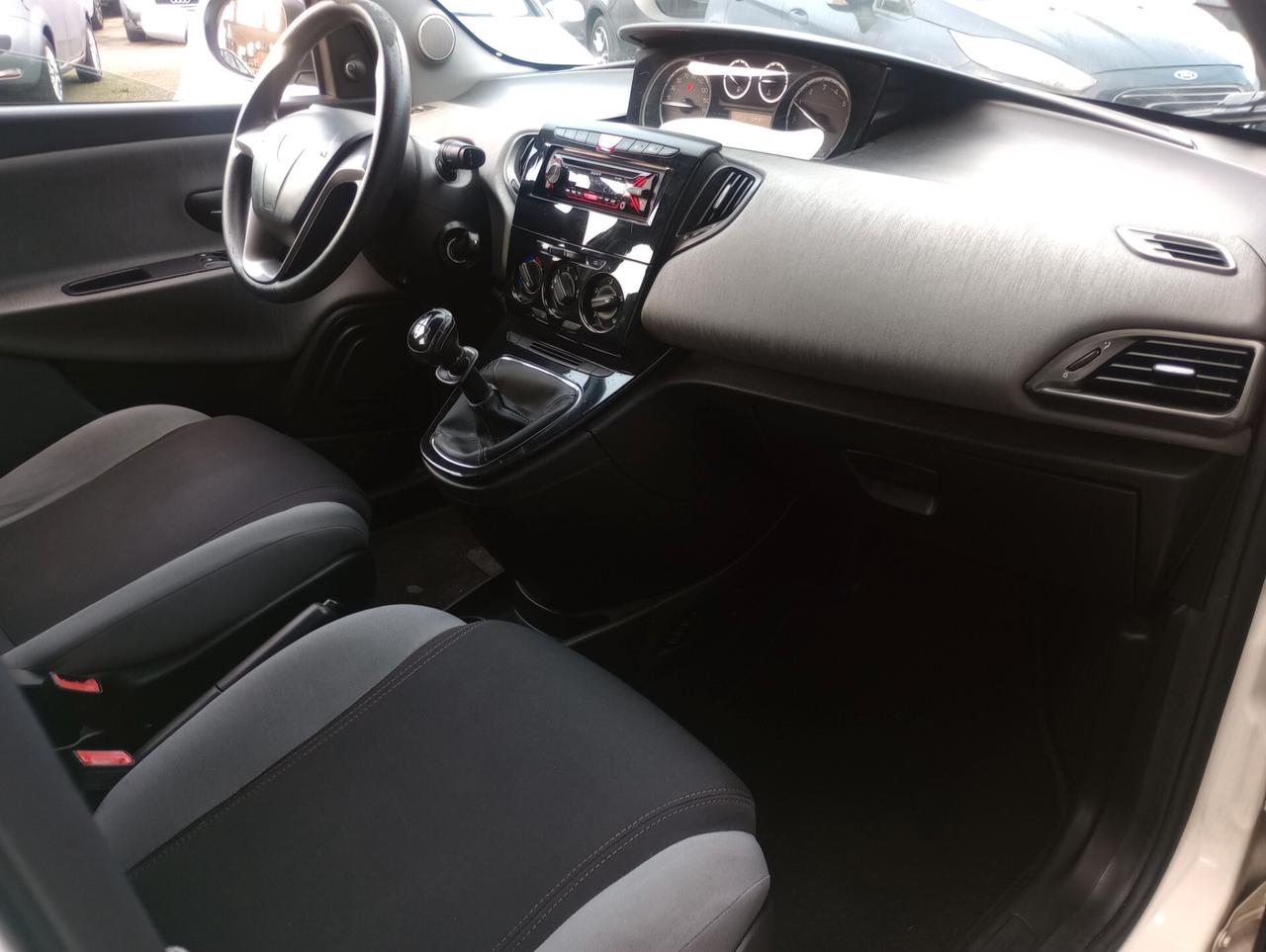 Lancia Ypsilon 1.2 69 CV 5 porte GPL Ecochic Silver