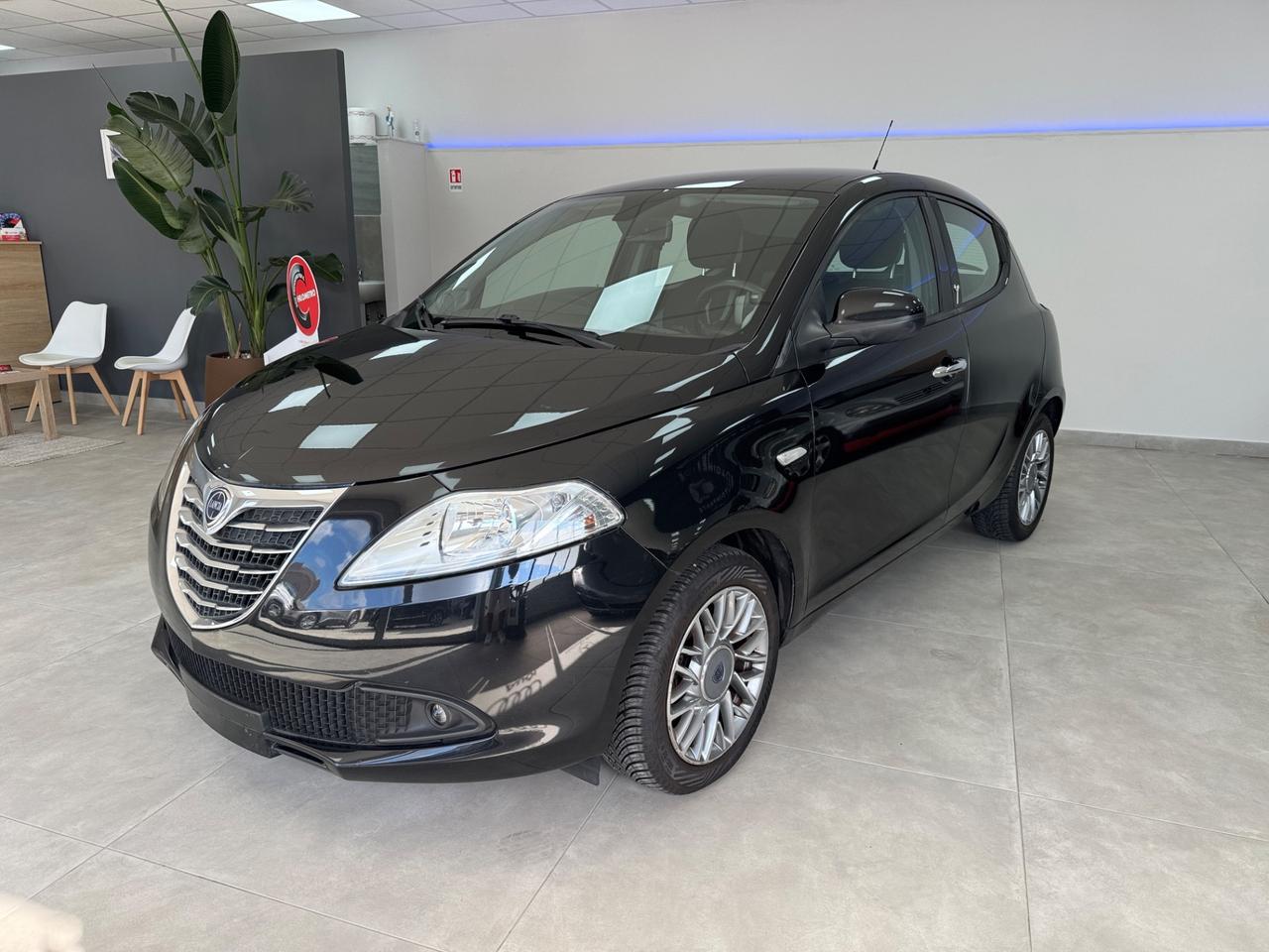 Lancia Ypsilon 0.9 TwinAir 85 CV 5 porte S&S Silver