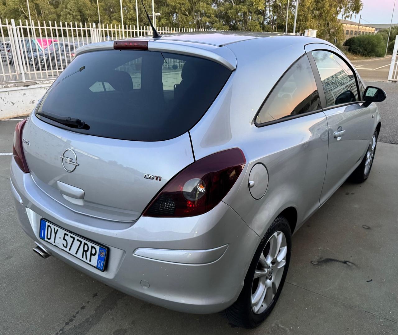 Opel Corsa 1.3 CDTI 90CV SPORT -61.000 KM-