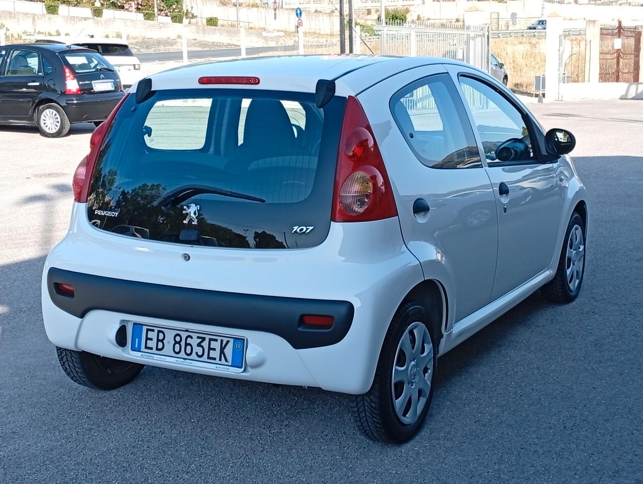 Peugeot 107 1.0 68CV 5p. Desir