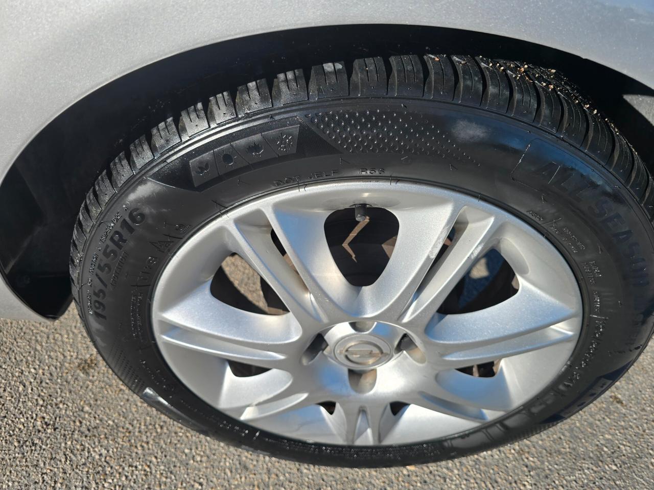 Opel Corsa 1.2 3 porte Club