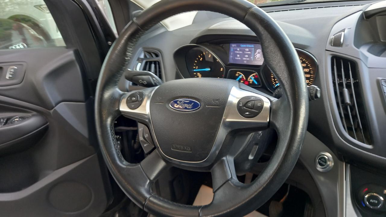 Ford Kuga 2.0 TDCI 140 CV 4WD Titanium