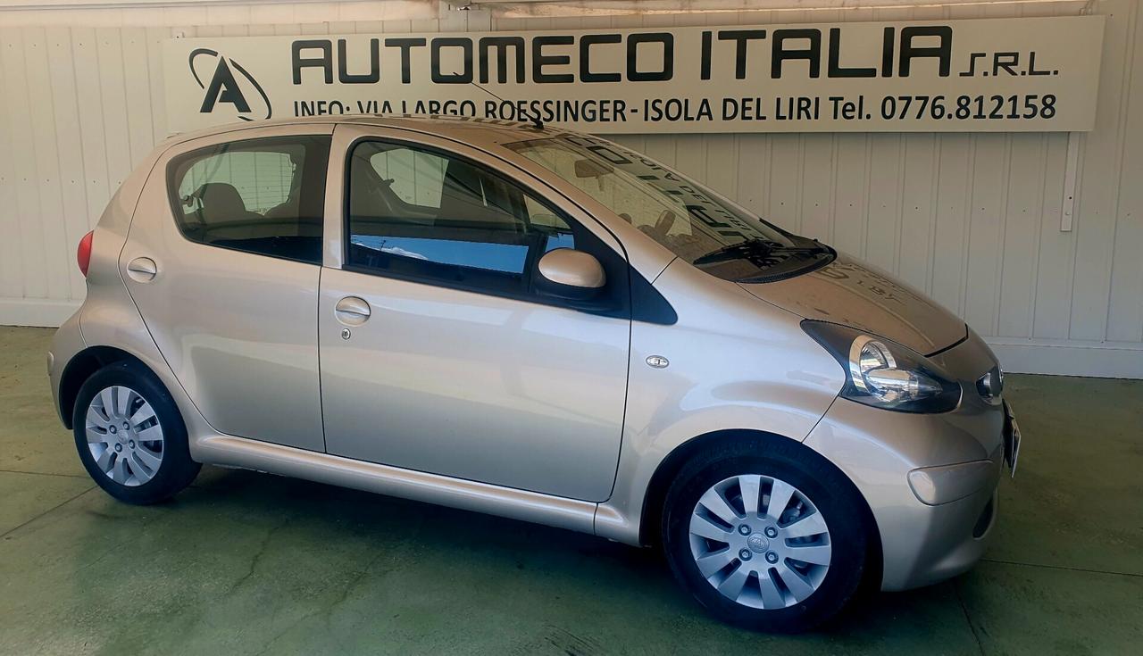 Toyota Aygo 1.0 12V VVT-i 5 porte Sol