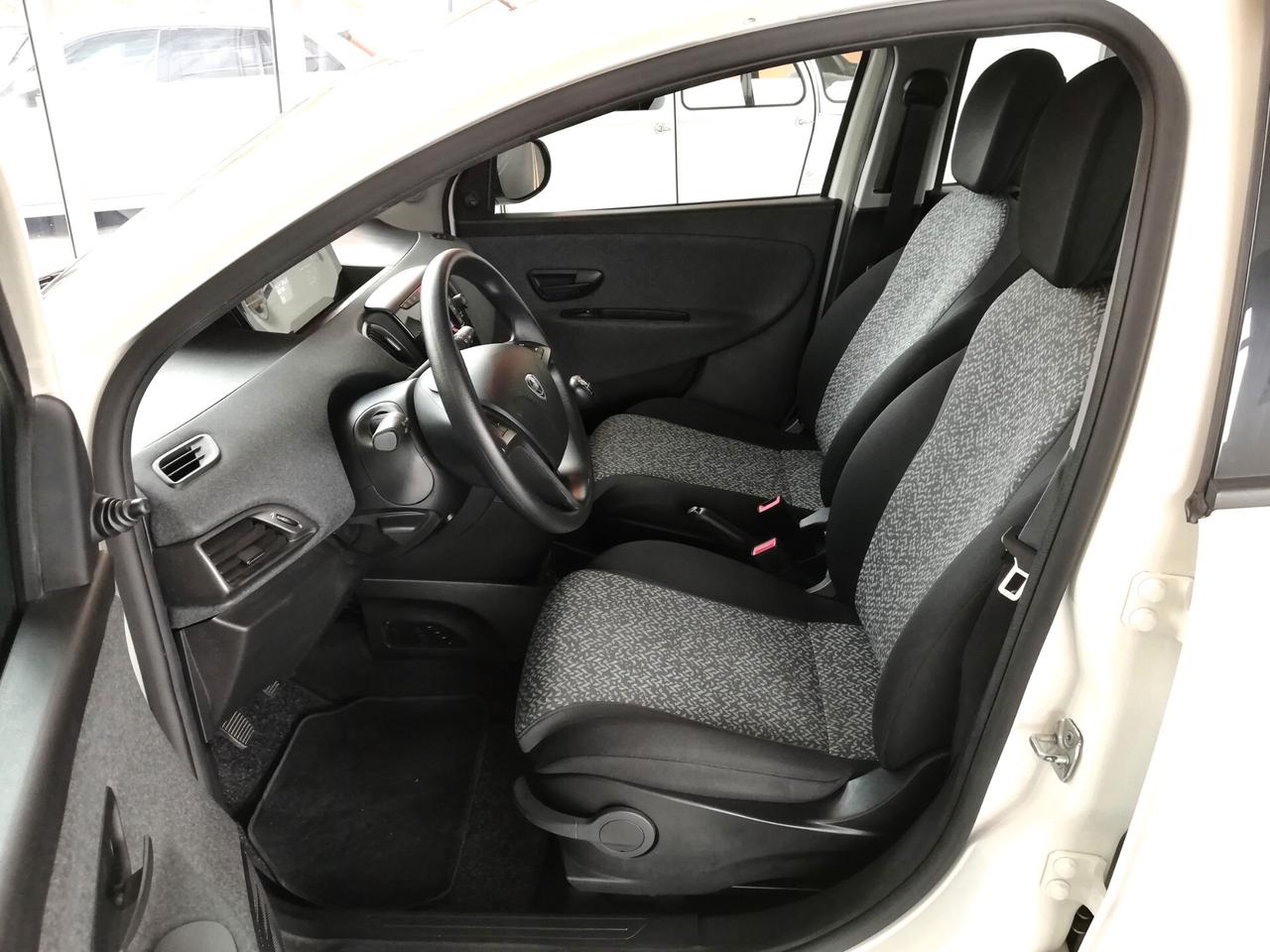 Lancia Ypsilon 1.0 FireFly 5 porte S&S Hybrid Ecochic Silver Unico Proprietario