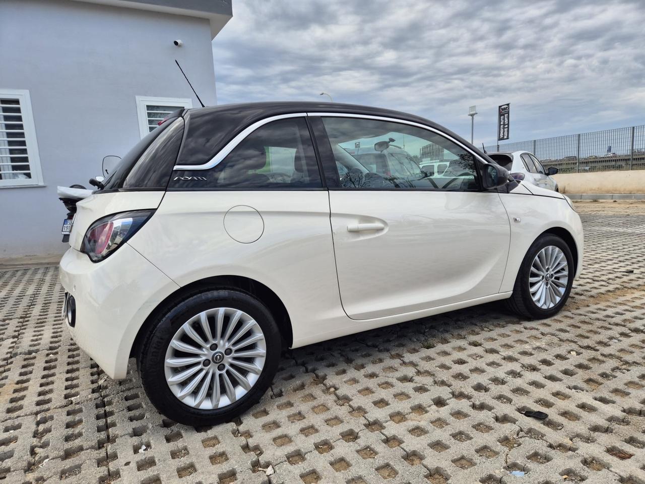 Opel Adam 1.4 87 CV GPL Tech Black Jack