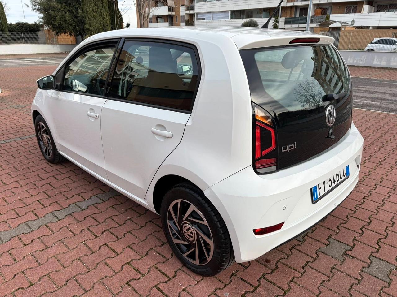 VOLKSWAGEN UP! 1.0cc MUVI 5Porte