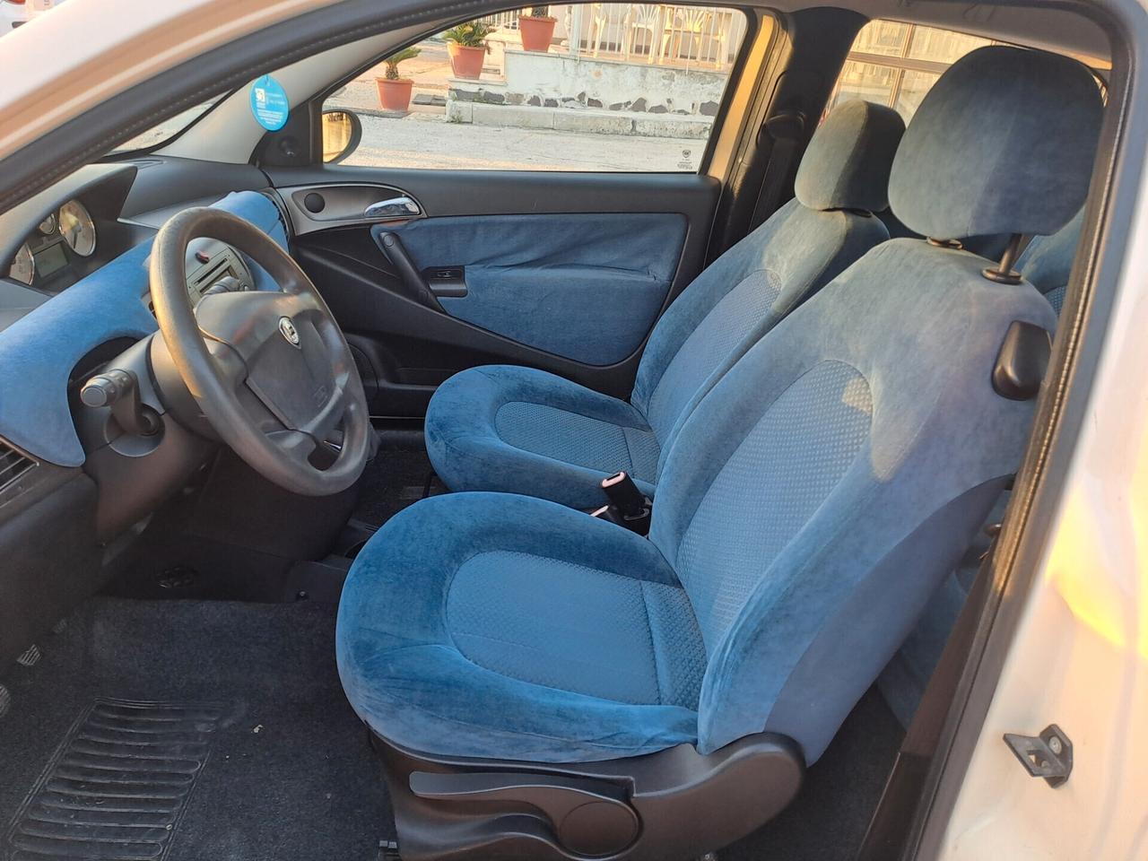 Lancia Ypsilon 1.2 Argento