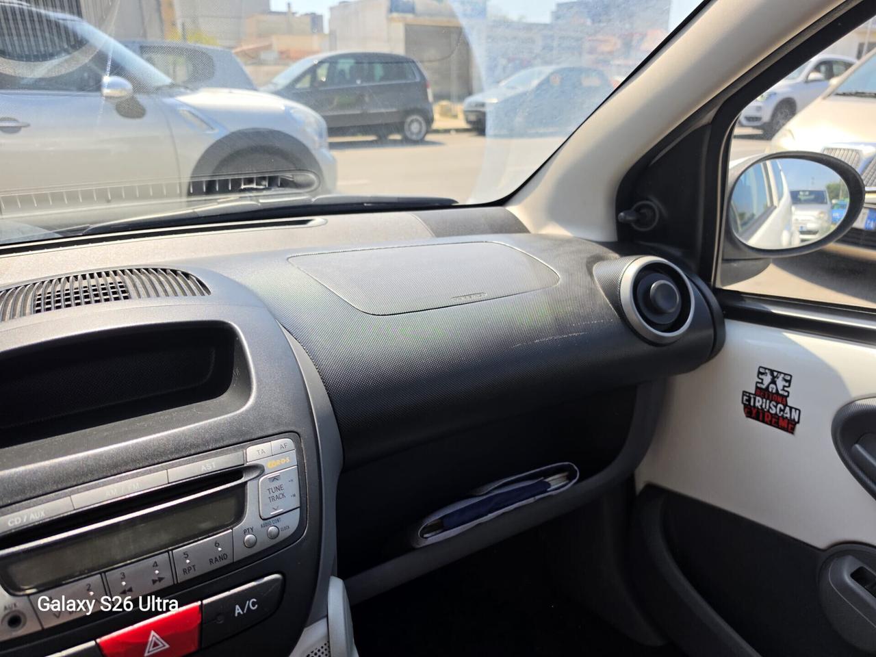 Peugeot 107 1.0 BENZINA - 5 PORTE - ANNO 2011