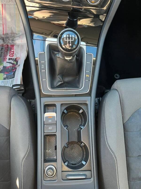 Volkswagen Golf 1.6 tdi Highline 5p