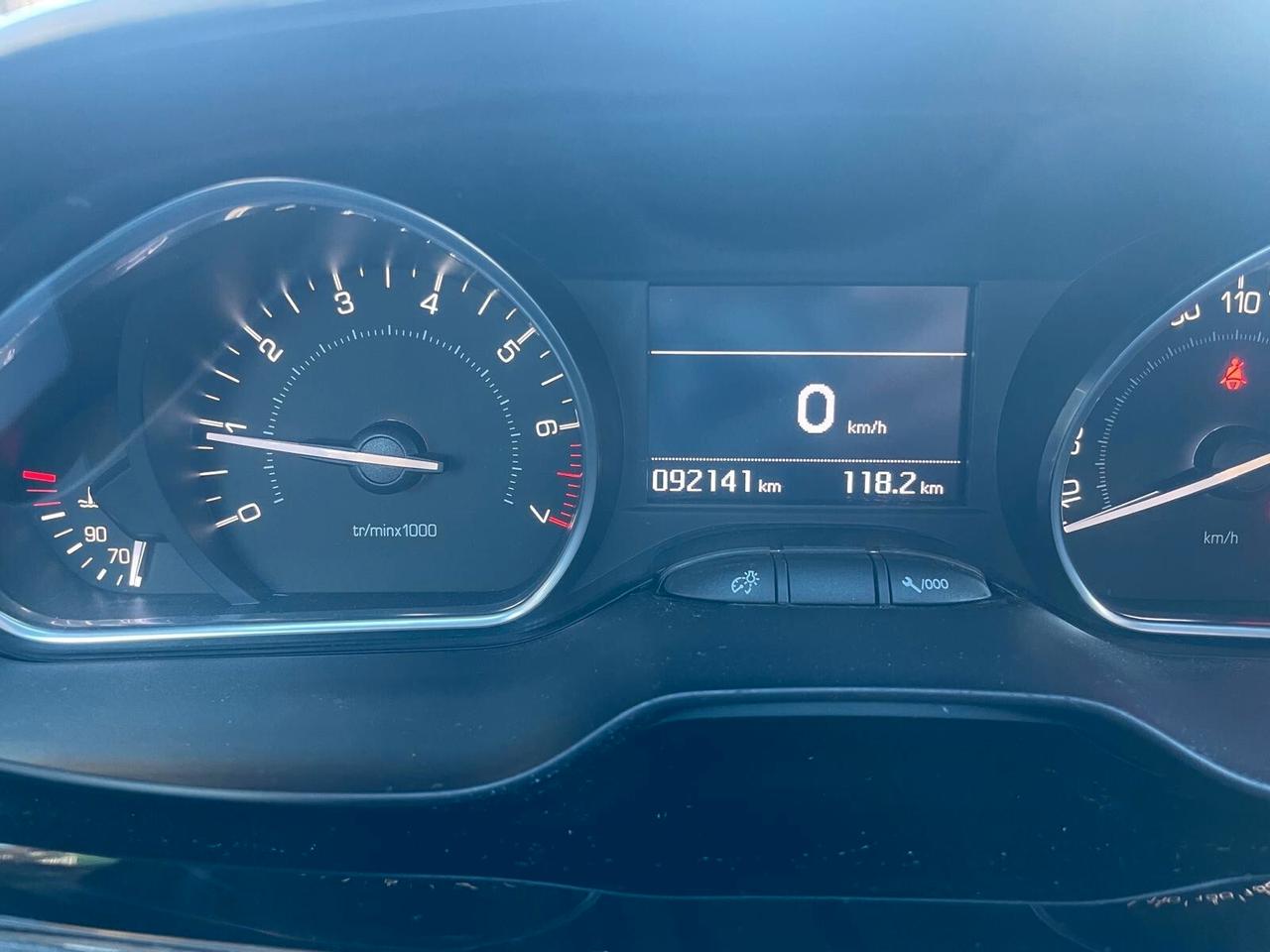 Peugeot 208 PureTech 82 5 porte Allure