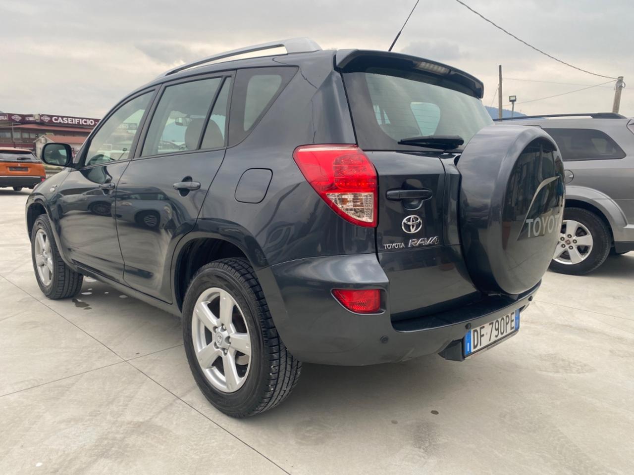 Toyota RAV 4 RAV4 2.2 D-4D 136 CV Luxury