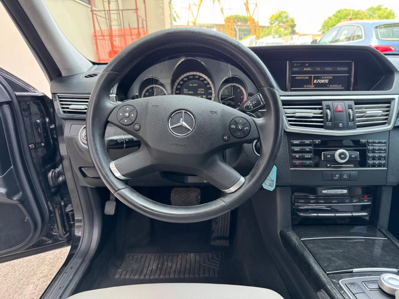Mercedes-benz E 350 E 350 CDI BlueEFFICIENCY Avantgarde AMG