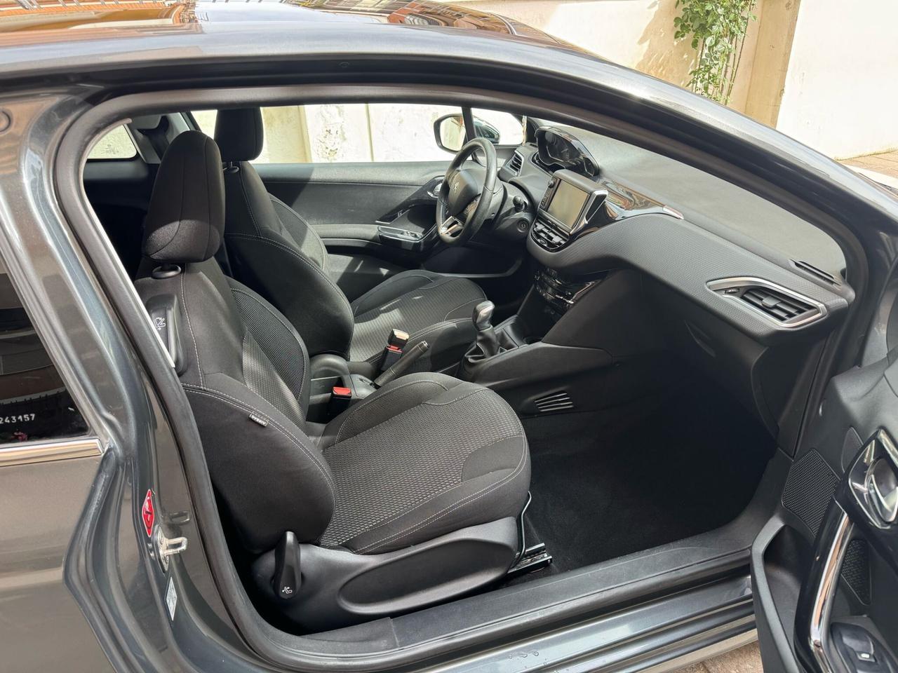 PEUGEOT 208 PureTech 82 3 porte Allure