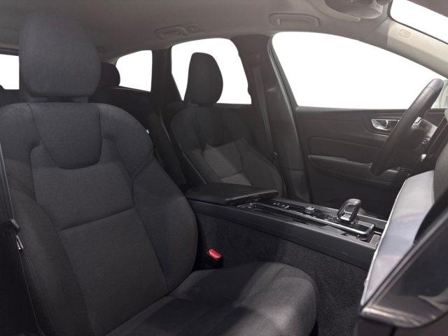 VOLVO XC60 B4 (d) Geartronic Momentum Pro