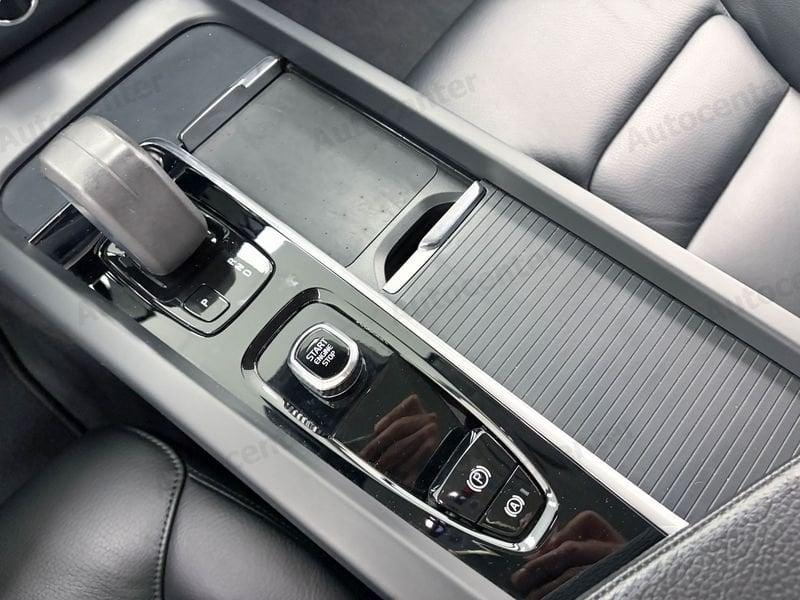 Volvo XC60 XC60 B4 (bz) 197CV TRAZIONE ANTERIORE MOMENTUM PRO