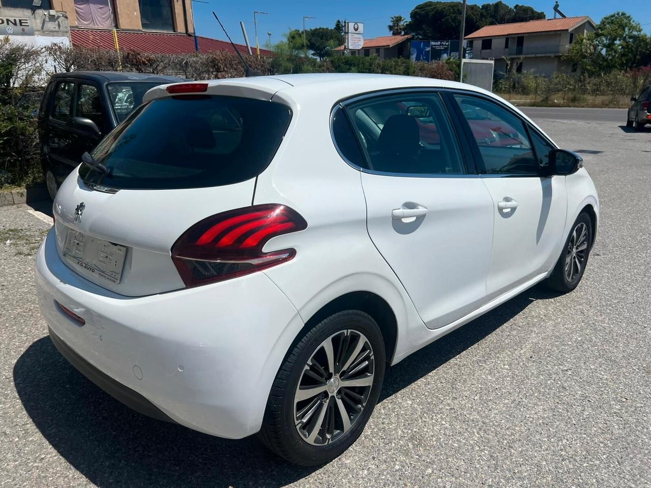 Peugeot 208 BlueHDi 75 3 porte Allure