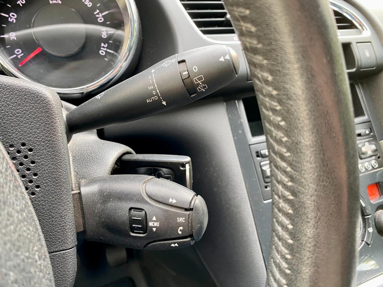 Peugeot 3008 1.6 bluehdi Active s 120cv E6 UNICO PROPRIETARIO