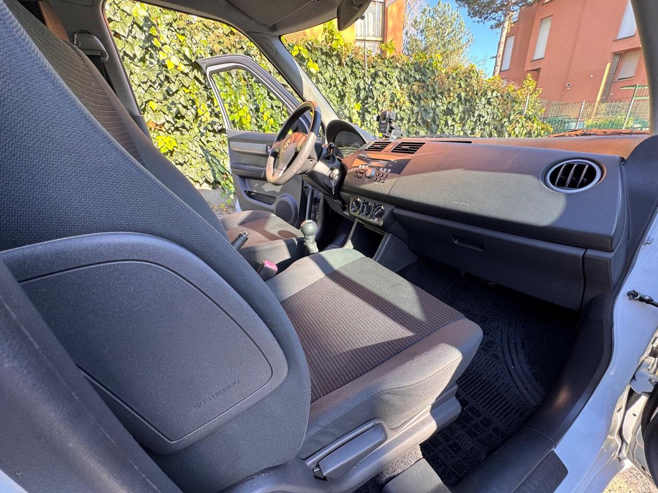 Suzuki Swift 1.3 GPL 3p. GL