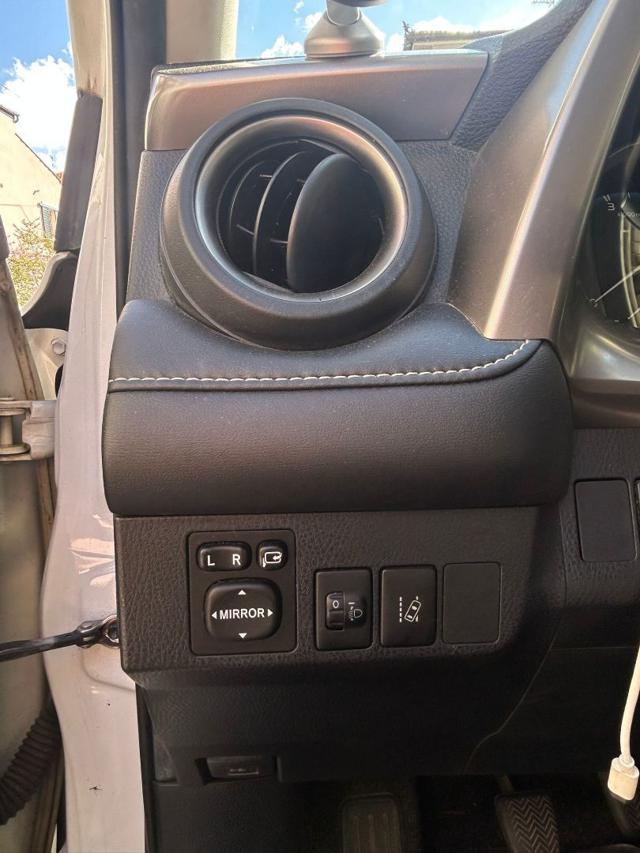 TOYOTA RAV 4 RAV4 2.0 D-4D 2WD Business