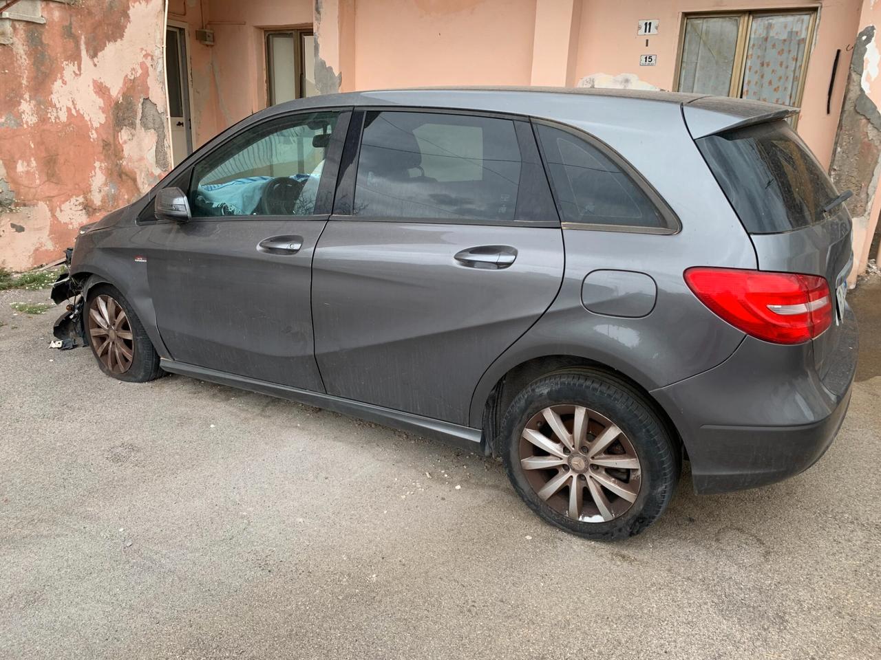Mercedes-benz B 180 sinistrata airbag ok