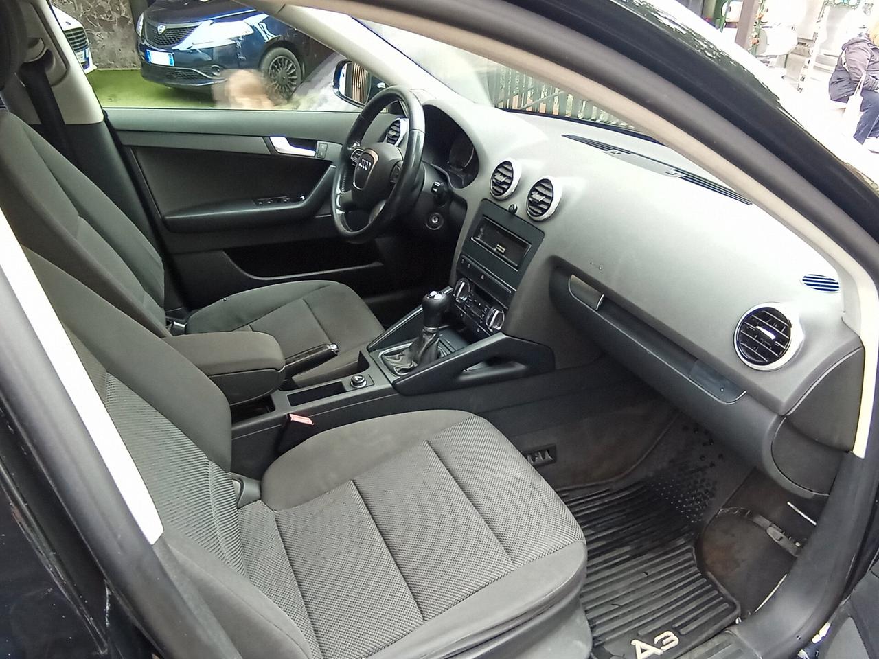 Audi A3 SPB 1.6 TDI 105 CV CR Attraction