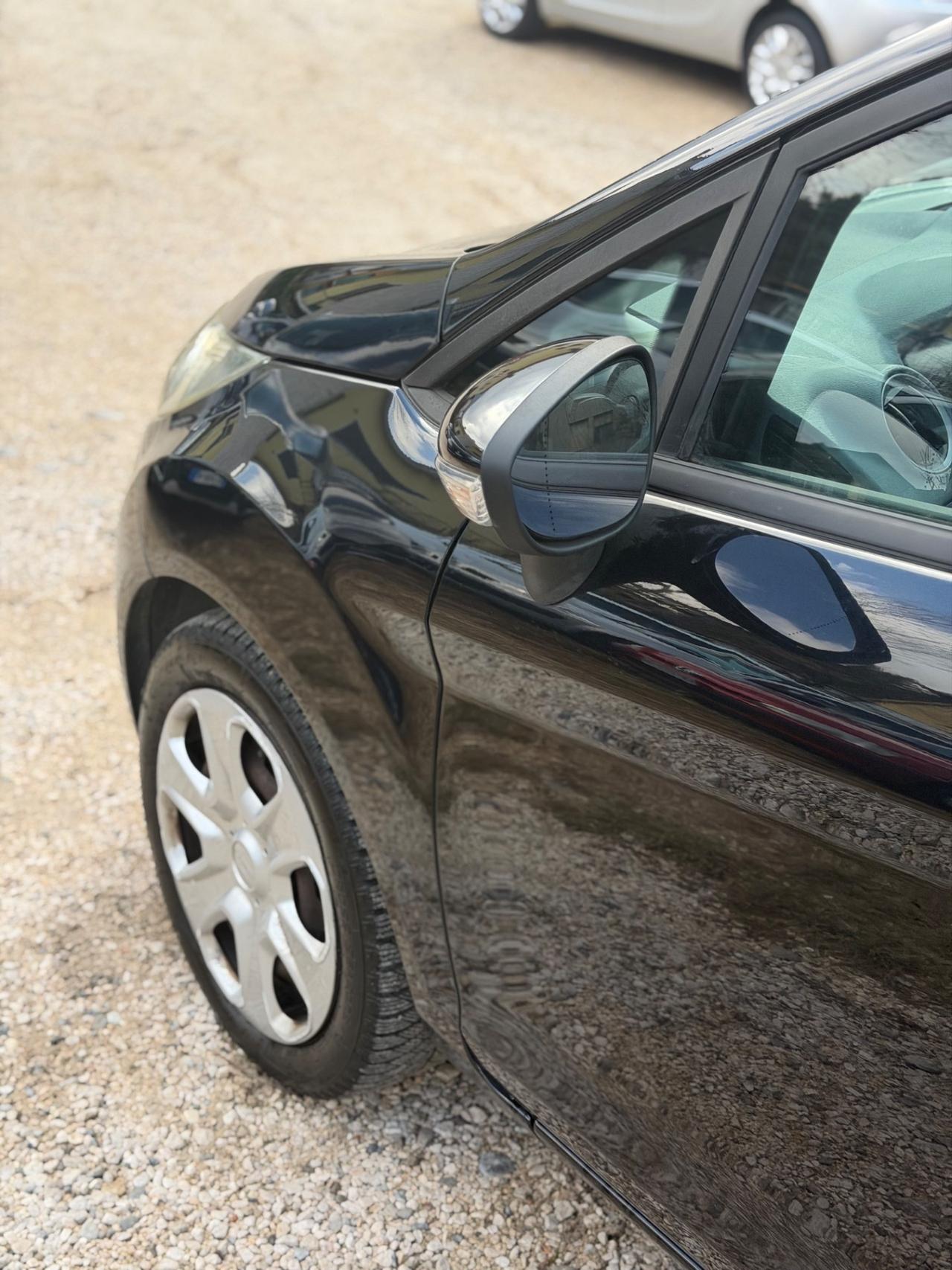 Ford FIESTA 1.2 82 CV 5P TITANIUM NEOPAT KMCERT GARANZ UNICOPR