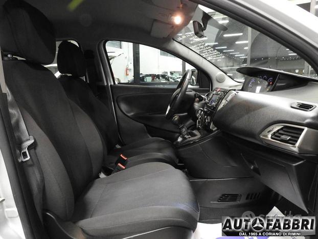 LANCIA - Ypsilon - 1.0 FireFly 5p. S&S Hybrid Gold
