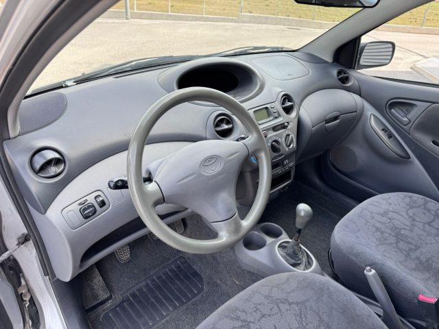 TOYOTA Yaris 1.0i 16V cat 5 porte OK neopatentati