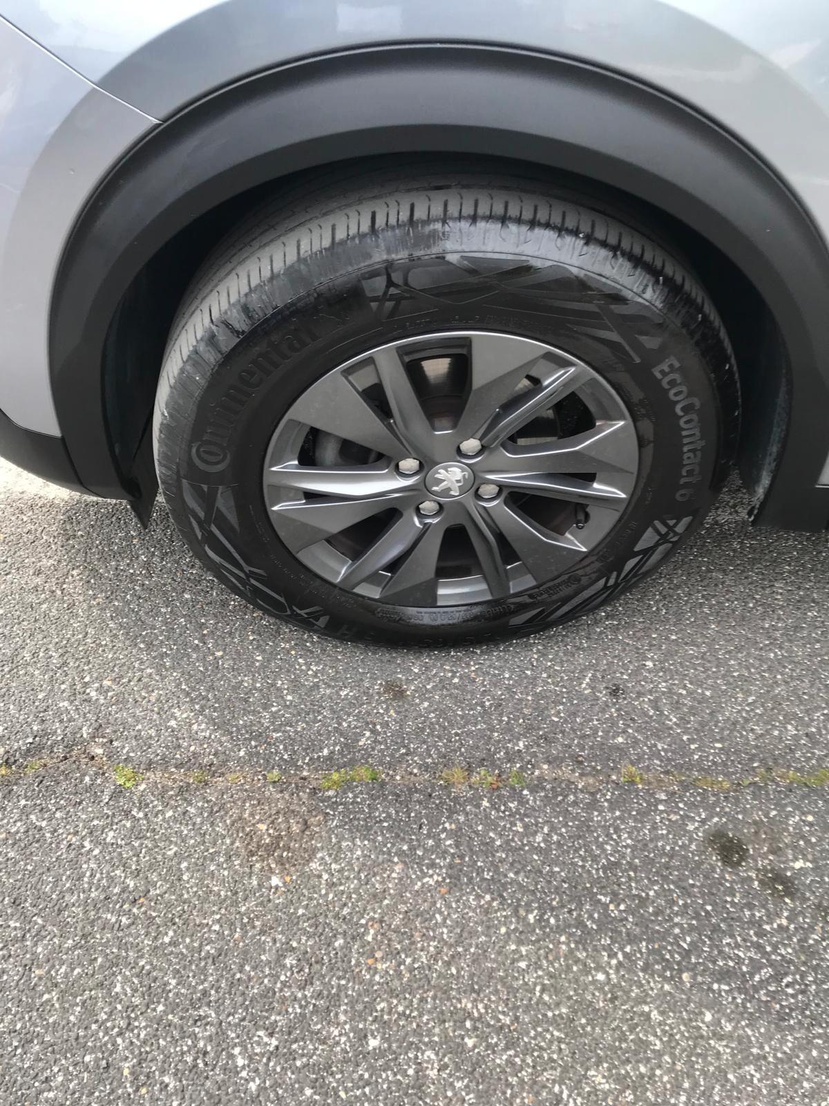 Peugeot 2008 PureTech 100 S&S Allure Pack