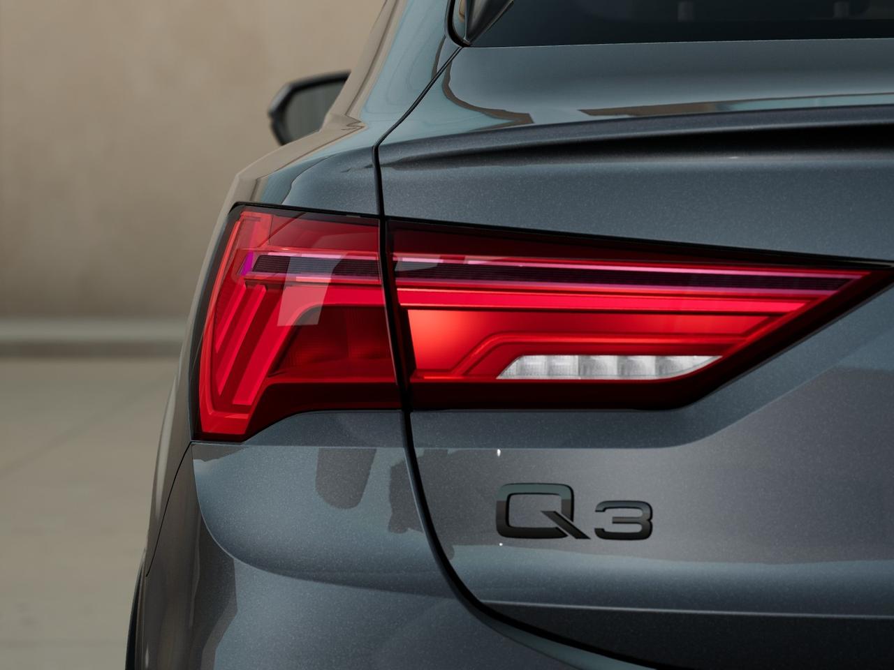 Audi Q3 sportback 35 2.0 tdi identity black s tronic