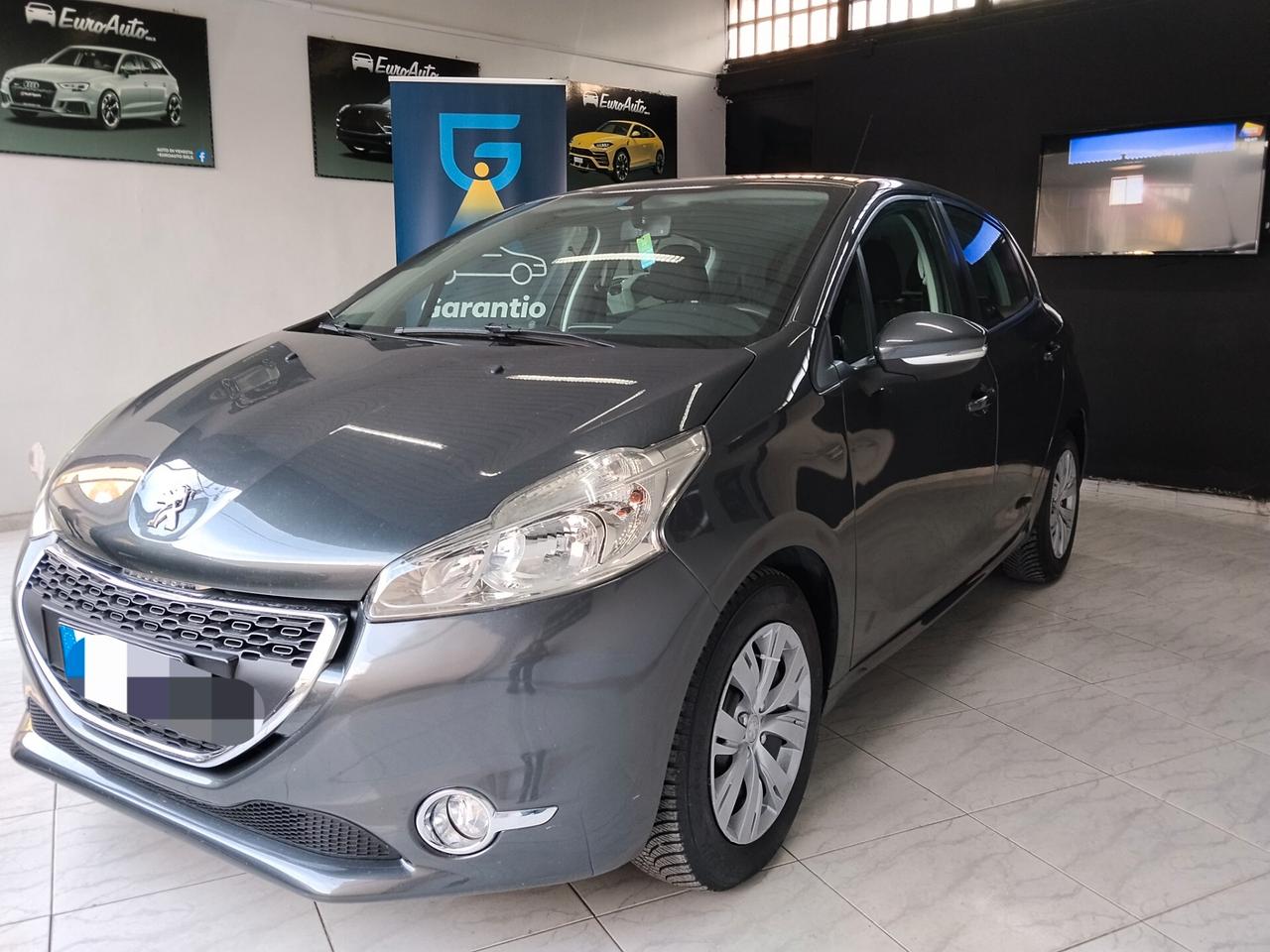 Peugeot 208 1.4 diesel 2015 CON GARANZIA