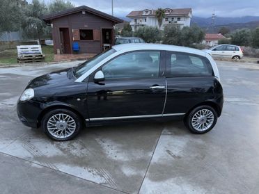 Lancia Ypsilon 1.3 MJT 75 CV Neopatentati 2010