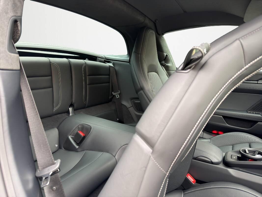 Porsche 911 TARGA 4 GTS 541CV HYBRID