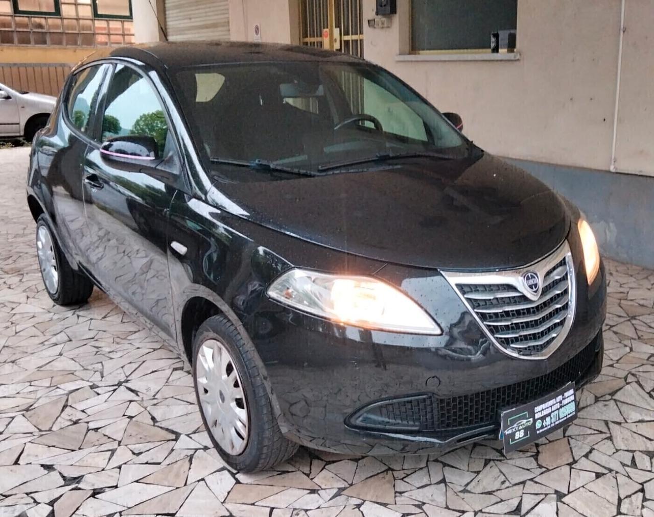 Lancia Ypsilon 0.9 TwinAir 85 CV 5 porte S&S DFN Gold 2014 NEOPATENTATI