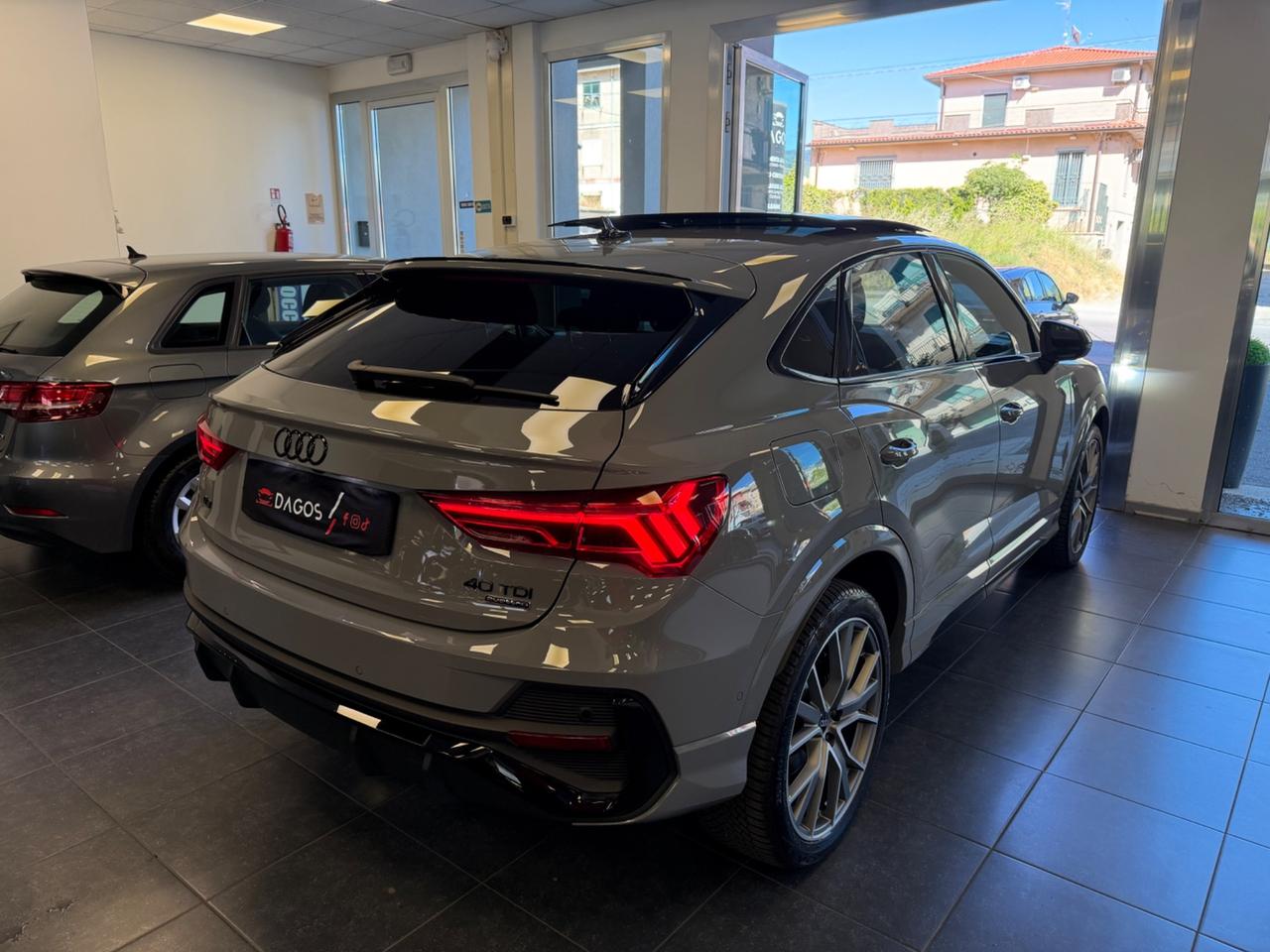 Audi Q3 SPB 40 TDI quattro S tronic Identity Black