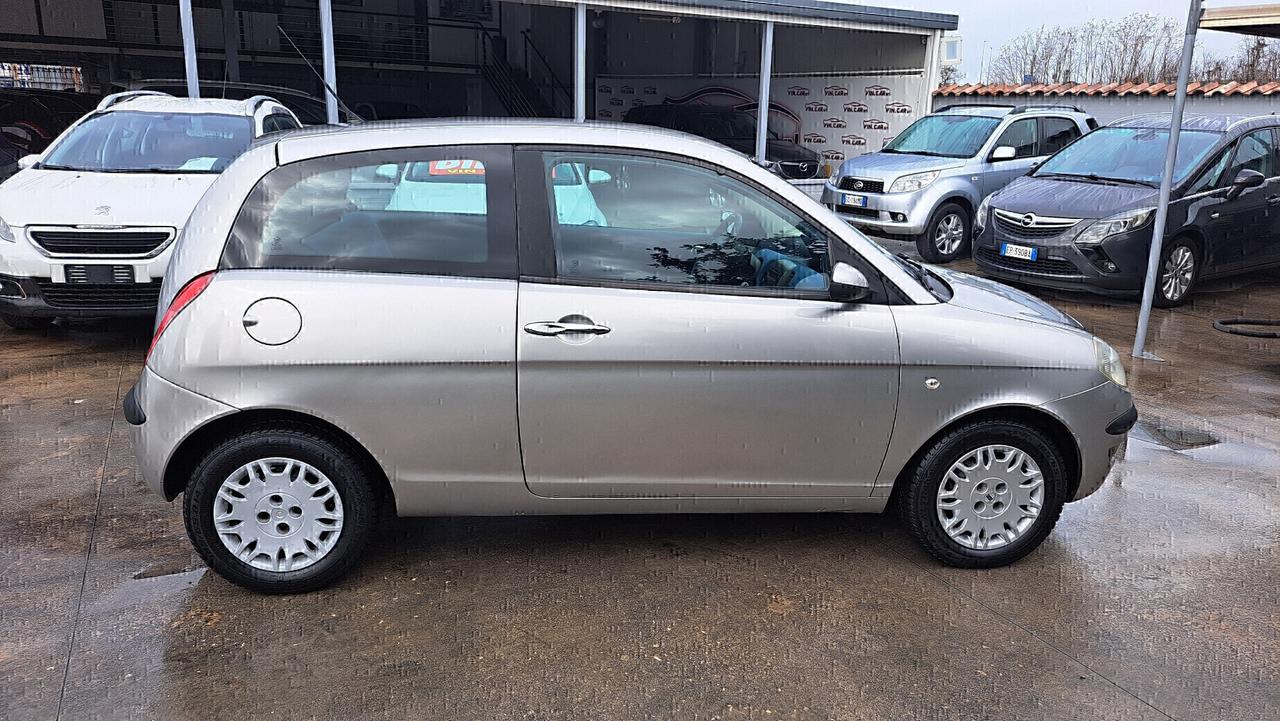 Lancia Ypsilon 1.2 Oro 60Cv