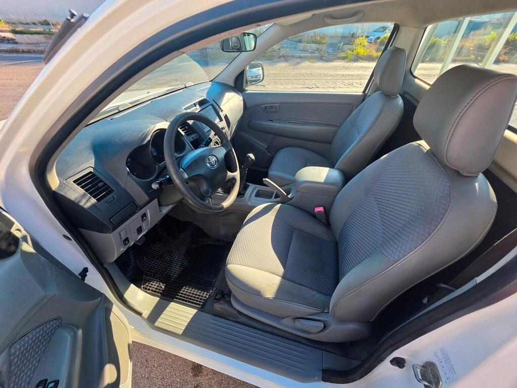 Toyota Hilux 2.5 D-4D 2WD 2p. Pick-up