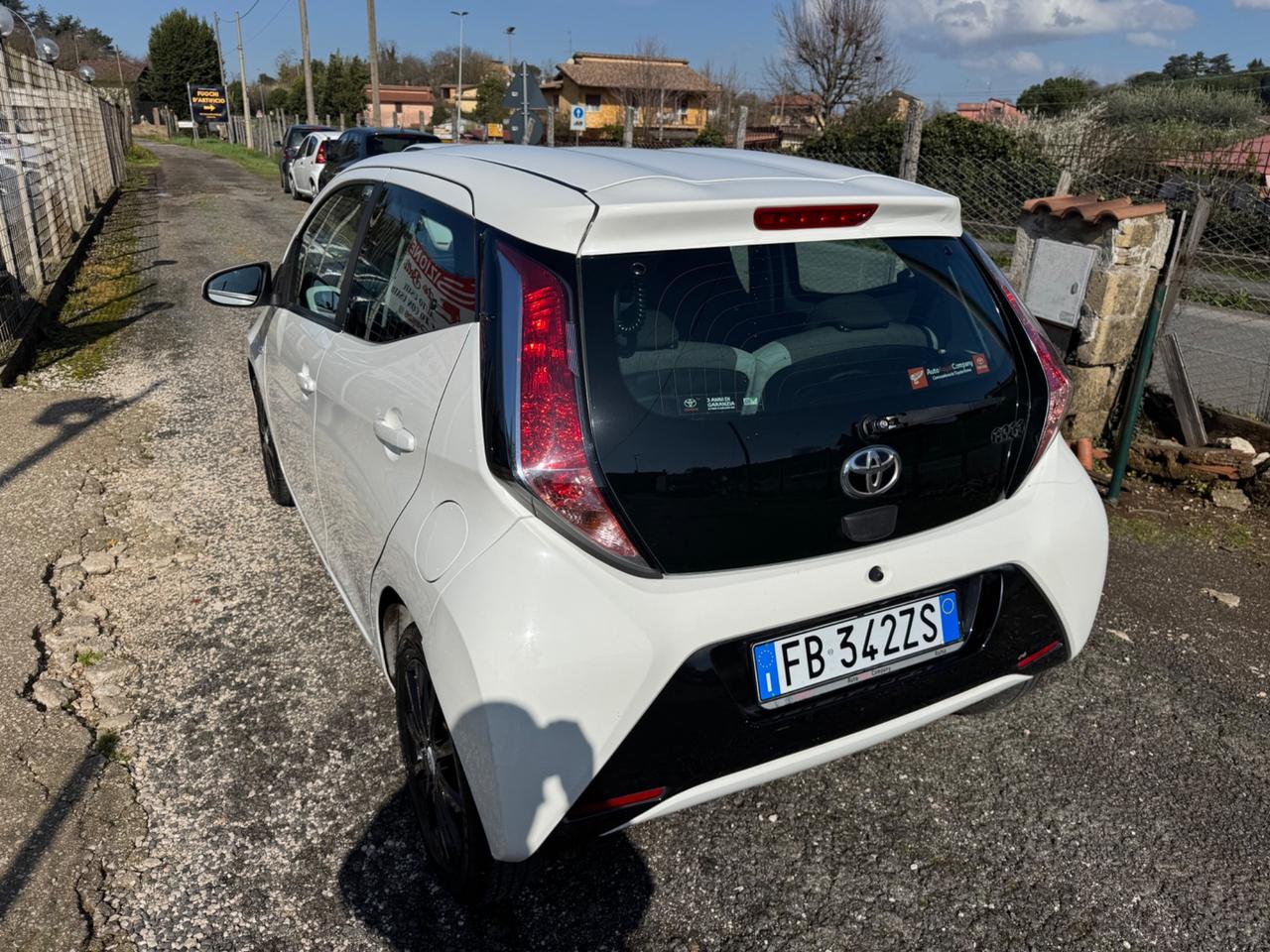 Toyota Aygo 1.0 VVT-i 69 CV 5 porte x-wave MMT