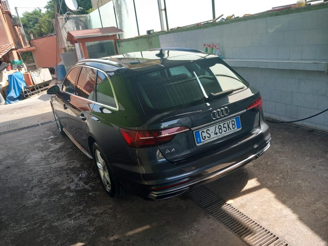 Audi A4 40 TDI quattro S tronic Business