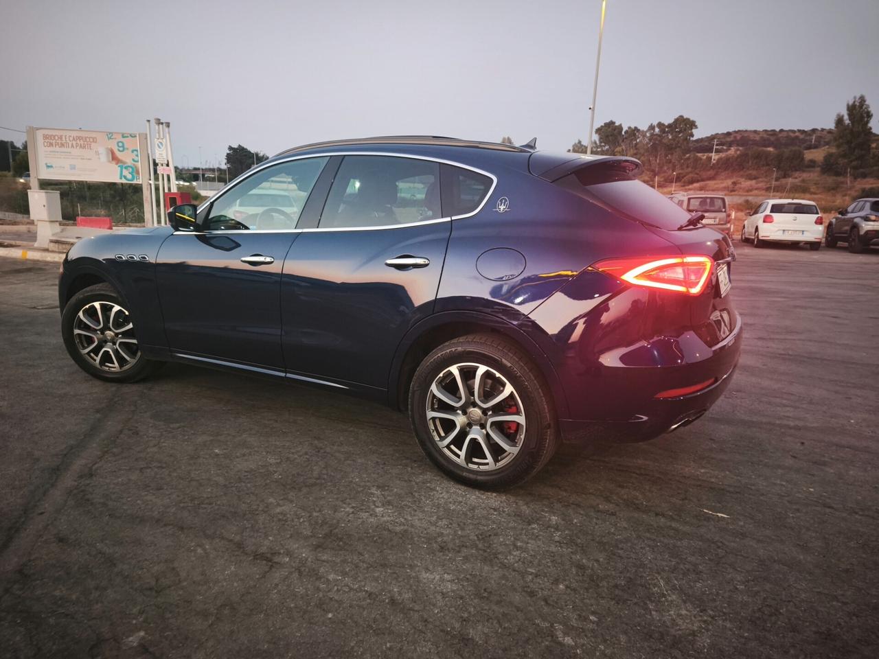 Maserati Levante 3.0d Q4 Tetto No Super Bollo