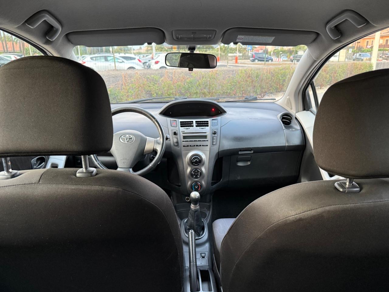 Toyota Yaris 1.0 5 Luxury Pack