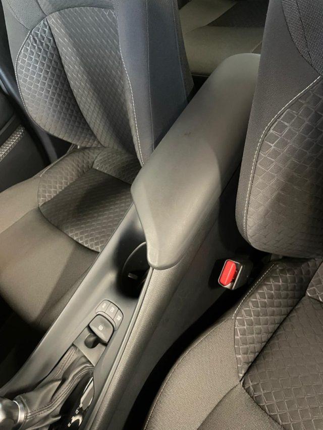 TOYOTA C-HR 1.8 Hybrid E-CVT Business