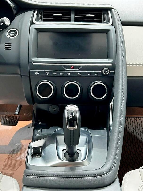 Jaguar E-Pace 2.0D 180 CV AWD aut. R-Dynamic SE