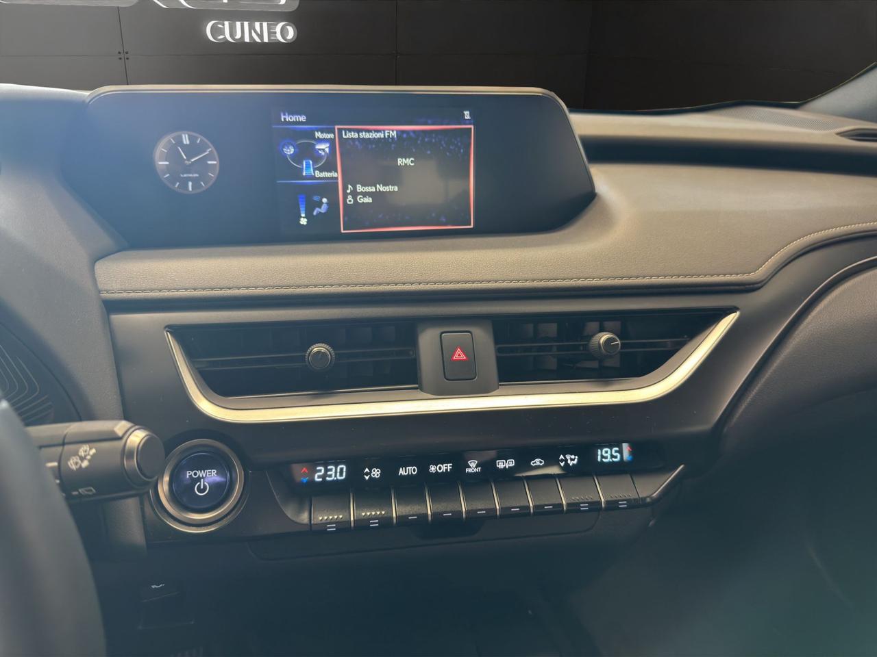 Lexus UX 250h 2.0 Executive 2wd cvt my20