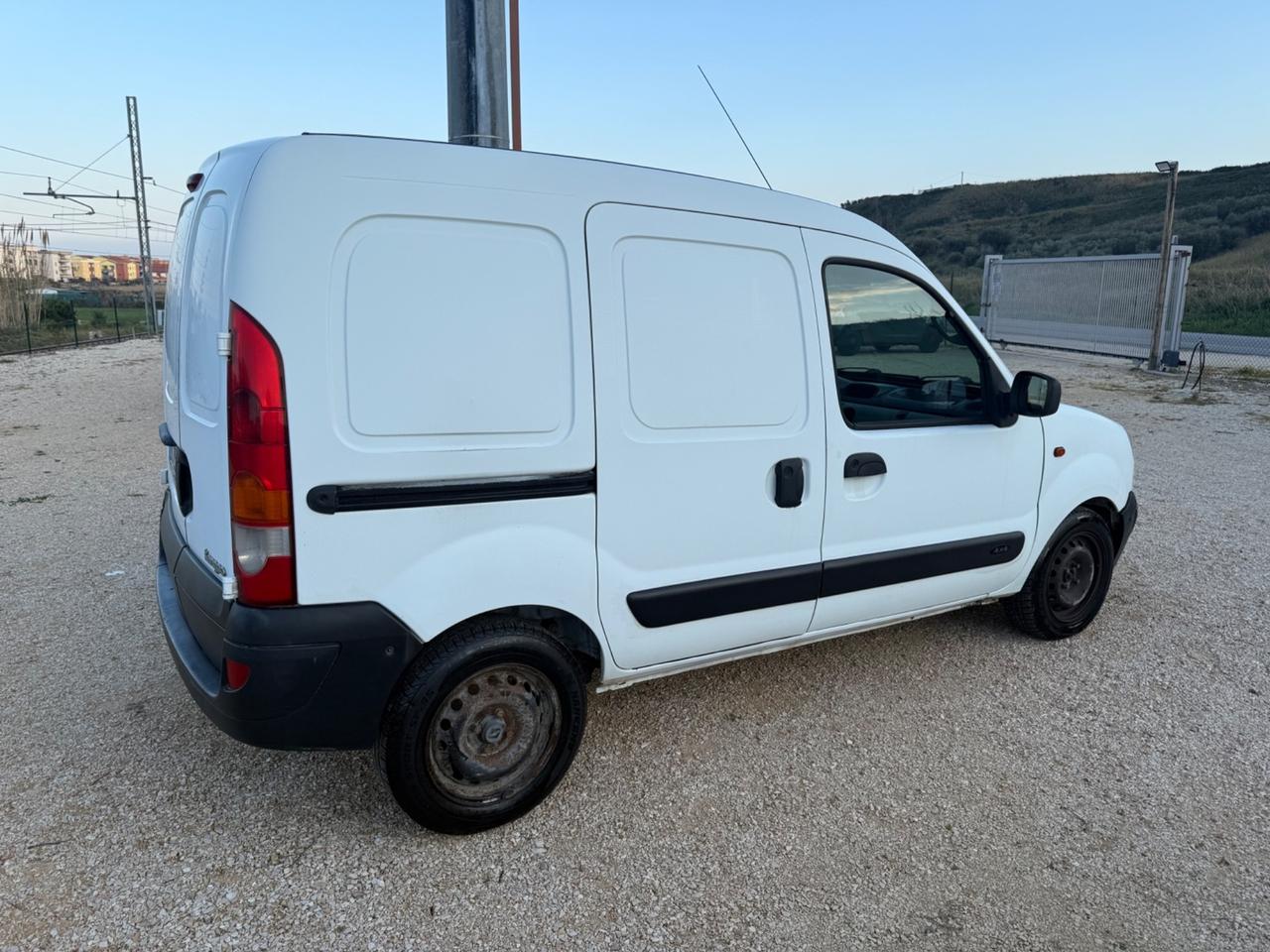 Renault Kangoo 1.5 diesel PREZZO Shock 1.999€