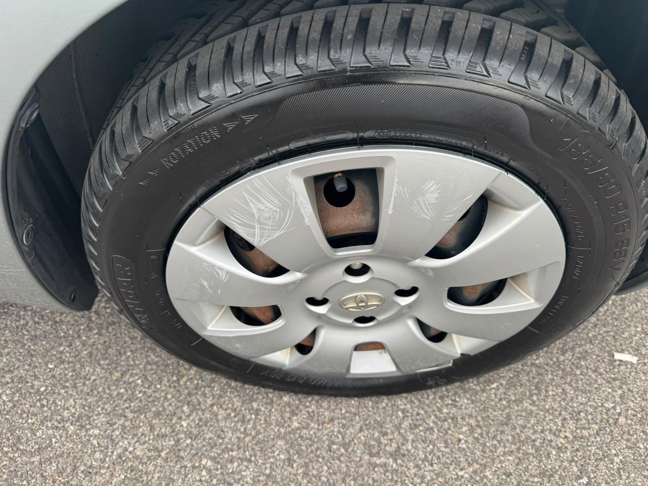 Toyota Yaris 1.3 5 porte Sol