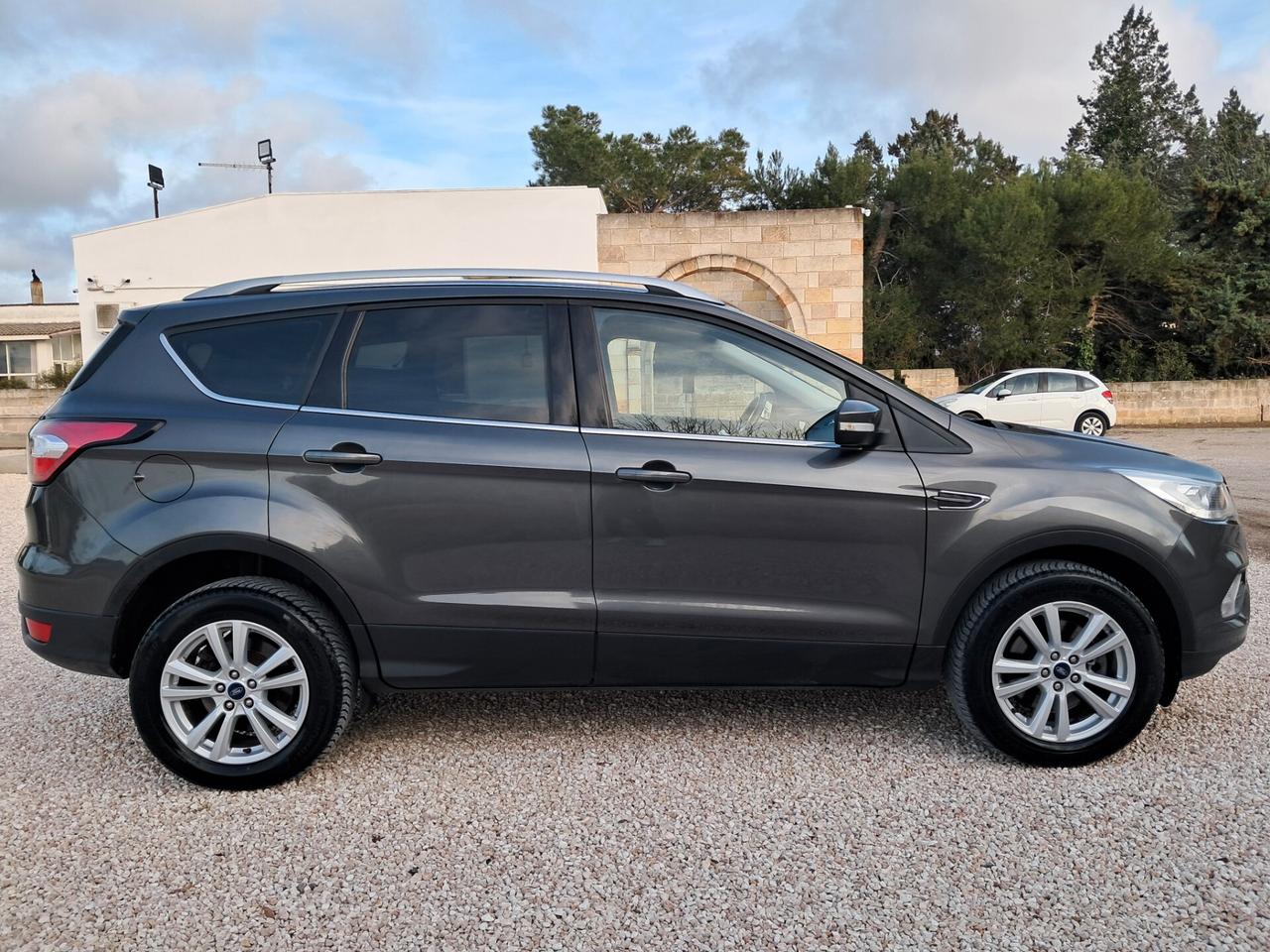 Ford Kuga 2.0 TDCI 150 CV Titanium*NAVI*LED*CRUISE