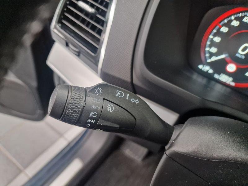 Volvo XC90 D5 AWD Geartronic 7 posti Momentum Euro 6 D-Temp