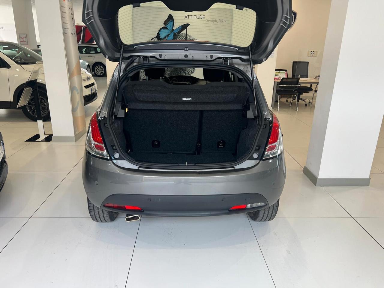 Lancia Ypsilon 1.0 FireFly 5 porte S&S Hybrid Gold